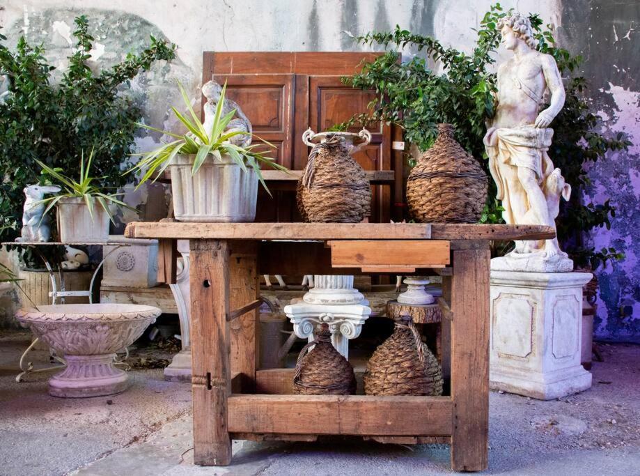 Pause En Provence Au Village Des Antiquaires De La Gare * LʼIsle-sur-la-Sorgue