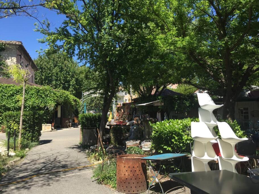 Appartement Pause En Provence Au Village Des Antiquaires De La Gare LʼIsle-sur-la-Sorgue